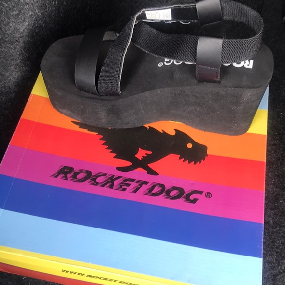 Rocket Dog Platform - Picture 1 of 3